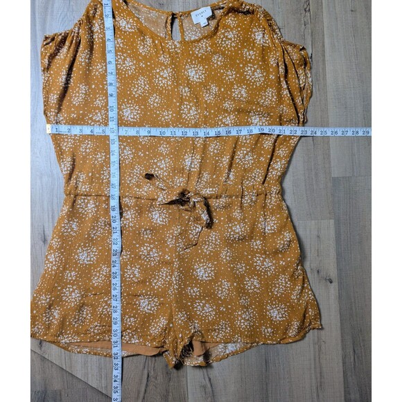 Everly Anthropologie Romper Size L Mustard Starburst Print Lined Tie Waist Boho - Picture 10 of 11
